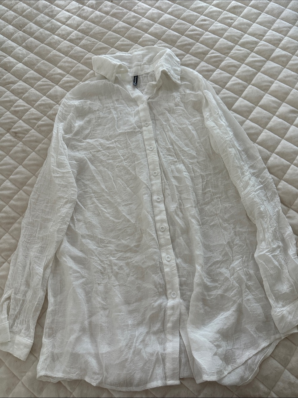 PrettyLittleThing White Crinkled Long-Sleeve Button-Down Shirt